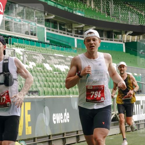 13.09.2026 - 21. swb-Marathon Bremen Michael Burmester http://msf.ph/oto/10429701 13.09.2026 12:12:22 Laufen im Stadion 317, 443, 614, 796, 1651, 692 meine-sportfotos.de
