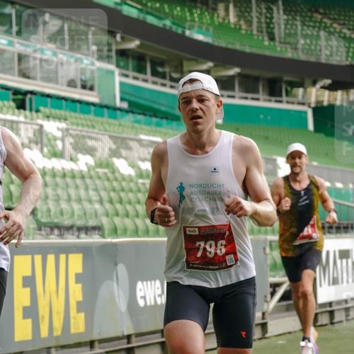 13.09.2026 - 21. swb-Marathon Bremen Michael Burmester http://msf.ph/oto/10429713 13.09.2026 12:12:22 Laufen im Stadion 317, 443, 614, 796, 1651, 692 meine-sportfotos.de