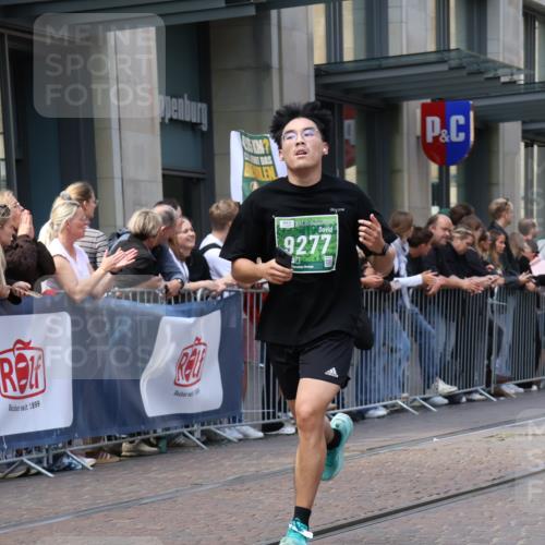 13.09.2026 - 21. swb-Marathon Bremen Strokosch-Dieckow http://msf.ph/oto/10429743 13.09.2026 13:09:38 Ziel 538, 567, 623, 1723, 1975, 2020, 2750, 4781, 5627, 8835, 9241, 9277, 9804, 9817, 195, 1034, 3197, 4473, 4782, 4895, 5111, 6652, 8759, 9789, 9866 meine-sportfotos.de