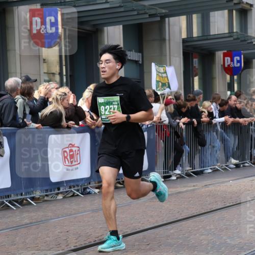 13.09.2026 - 21. swb-Marathon Bremen Strokosch-Dieckow http://msf.ph/oto/10429753 13.09.2026 13:09:38 Ziel 538, 567, 623, 1723, 1975, 2020, 2750, 4781, 5627, 8835, 9241, 9277, 9804, 9817, 195, 1034, 3197, 4473, 4782, 4895, 5111, 6652, 8759, 9789, 9866 meine-sportfotos.de