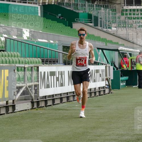 13.09.2026 - 21. swb-Marathon Bremen Michael Burmester http://msf.ph/oto/10429774 13.09.2026 12:13:40 Laufen im Stadion 245, 317, 443, 540, 796, 822, 1149, 692, 1046, 1651, 1671, 2054 meine-sportfotos.de