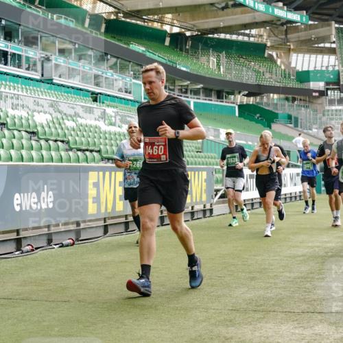 13.09.2026 - 21. swb-Marathon Bremen Michael Burmester http://msf.ph/oto/10429784 13.09.2026 13:03:29 Laufen im Stadion 209, 210, 488, 534, 596, 722, 725, 762, 881, 936, 940, 1014, 1163, 1250, 1343, 1458, 1460, 1479, 1611, 1649, 1653, 1771, 2223, 2276, 2292, 2345, 2364, 2378, 2421, 2434, 2513, 2625, 2666, 2668, 2779, 2851, 2891, 2900, 2934, 2977, 3013, 3044, 3114, 3135, 3163, 3164, 3187, 3248, 3258, 3360, 3402, 3425, 3454, 3460, 3496, 3510, 3576, 3579, 3585, 3597, 3603, 3618, 3721, 3846, 3852, 3859, 3893, 3938, 3970, 3983, 4000, 4077, 4133, 4506, 4558, 242 meine-sportfotos.de