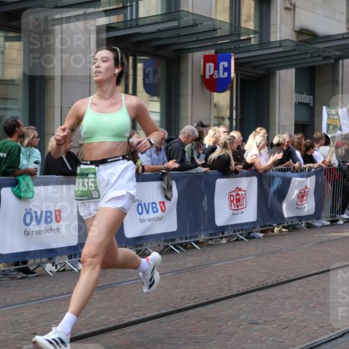 13.09.2026 - 21. swb-Marathon Bremen Strokosch-Dieckow http://msf.ph/oto/10429795 13.09.2026 13:09:41 Ziel 538, 567, 623, 1723, 1975, 2020, 2750, 4781, 5627, 8835, 9277, 9804, 9817, 195, 1034, 3197, 4473, 4782, 5111, 6652, 8759, 9241, 9789 meine-sportfotos.de