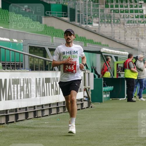 13.09.2026 - 21. swb-Marathon Bremen Michael Burmester http://msf.ph/oto/10429811 13.09.2026 12:14:05 Laufen im Stadion 245, 317, 540, 796, 822, 1149, 1046, 1651, 1671, 2054 meine-sportfotos.de