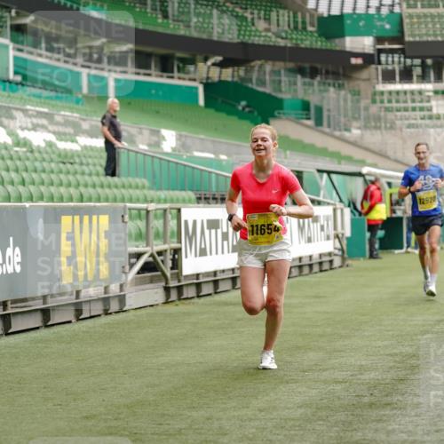 13.09.2026 - 21. swb-Marathon Bremen Michael Burmester http://msf.ph/oto/10429860 13.09.2026 10:21:04 Laufen im Stadion 10244, 10261, 10262, 10818, 10961, 10994, 11067, 11068, 11142, 11176, 11197, 11418, 11512, 11916, 11964, 12289, 12324, 12358, 12413, 12456, 12513, 12520, 12540, 13505, 13514, 13540, 13548, 13551, 13558, 13560, 13568, 13575, 13583, 13588, 13590, 13601, 13605, 13606, 13608, 13610, 13619, 13633, 13637, 10597, 12457, 12458, 13501, 13504, 13510, 13515, 13517, 13522, 13542, 13543, 13554, 13561, 13567, 13579, 13623, 13635 meine-sportfotos.de