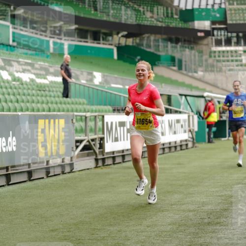 13.09.2026 - 21. swb-Marathon Bremen Michael Burmester http://msf.ph/oto/10429873 13.09.2026 10:21:04 Laufen im Stadion 10244, 10261, 10262, 10818, 10961, 10994, 11067, 11068, 11142, 11176, 11197, 11418, 11512, 11916, 11964, 12289, 12324, 12358, 12413, 12456, 12513, 12520, 12540, 13505, 13514, 13540, 13548, 13551, 13558, 13560, 13568, 13575, 13583, 13588, 13590, 13601, 13605, 13606, 13608, 13610, 13619, 13633, 13637, 10597, 12457, 12458, 13501, 13504, 13510, 13515, 13517, 13522, 13542, 13543, 13554, 13561, 13567, 13579, 13623, 13635 meine-sportfotos.de