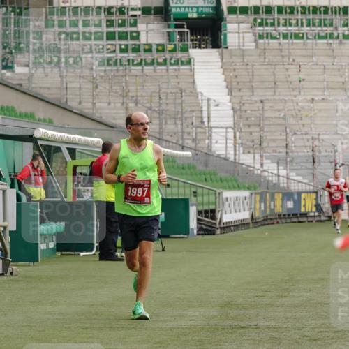 13.09.2026 - 21. swb-Marathon Bremen Michael Burmester http://msf.ph/oto/10429909 13.09.2026 12:14:56 Laufen im Stadion 245, 540, 822, 1028, 1670, 1766, 1997, 614, 1046, 1651, 1671, 2054 meine-sportfotos.de