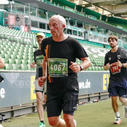 13.09.2026 - 21. swb-Marathon Bremen Michael Burmester http://msf.ph/oto/10429927 13.09.2026 13:03:34 Laufen im Stadion 209, 210, 488, 534, 596, 722, 725, 762, 881, 936, 940, 1014, 1250, 1343, 1458, 1460, 1479, 1611, 1649, 1653, 1771, 2223, 2276, 2345, 2364, 2369, 2378, 2421, 2434, 2513, 2625, 2666, 2668, 2779, 2851, 2891, 2900, 2934, 2977, 3028, 3114, 3135, 3163, 3164, 3258, 3360, 3402, 3425, 3454, 3460, 3496, 3510, 3521, 3576, 3579, 3585, 3597, 3603, 3618, 3721, 3796, 3846, 3852, 3859, 3893, 3938, 3970, 3983, 4000, 4077, 4133, 4506, 4558, 242 meine-sportfotos.de