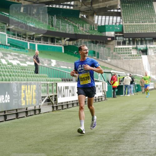 13.09.2026 - 21. swb-Marathon Bremen Michael Burmester http://msf.ph/oto/10429937 13.09.2026 10:21:07 Laufen im Stadion 10244, 10261, 10262, 10818, 10961, 10994, 11067, 11068, 11142, 11176, 11197, 11418, 11512, 11916, 11964, 12289, 12324, 12358, 12413, 12456, 12513, 12520, 12540, 13505, 13514, 13540, 13548, 13551, 13558, 13560, 13568, 13575, 13583, 13588, 13590, 13601, 13605, 13606, 13608, 13610, 13619, 13633, 13636, 13637, 10597, 12457, 12458, 13501, 13504, 13510, 13515, 13517, 13522, 13536, 13542, 13543, 13554, 13561, 13567, 13579, 13623, 13635 meine-sportfotos.de