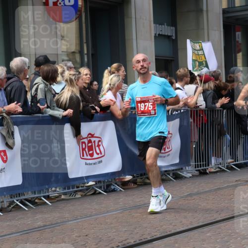 13.09.2026 - 21. swb-Marathon Bremen Strokosch-Dieckow http://msf.ph/oto/10429979 13.09.2026 13:09:59 Ziel 604, 623, 640, 957, 1277, 3959, 5532, 8033, 8064, 8709, 195, 538, 567, 623, 1723, 1975, 2020, 2750, 4781, 4782, 5627, 8835, 9241, 9277, 9804, 9817 meine-sportfotos.de