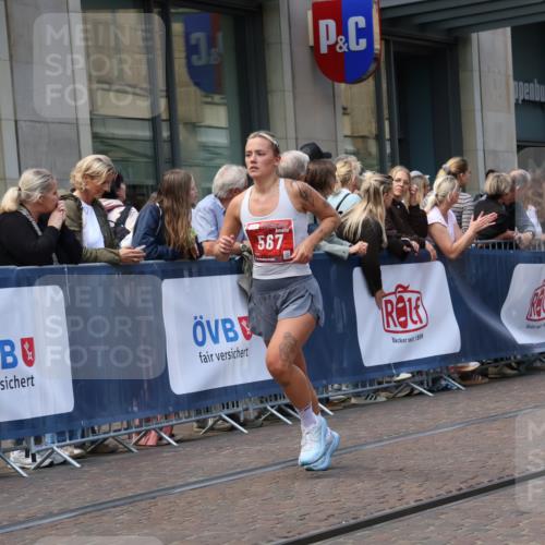 13.09.2026 - 21. swb-Marathon Bremen Strokosch-Dieckow http://msf.ph/oto/10430025 13.09.2026 13:10:01 Ziel 604, 640, 957, 1277, 3959, 5532, 7881, 8033, 8064, 8709, 195, 538, 567, 623, 1723, 1975, 2020, 2750, 4781, 5627, 8835, 9241, 9277, 9804, 9817 meine-sportfotos.de