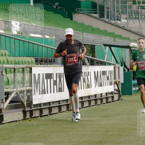 13.09.2026 - 21. swb-Marathon Bremen Michael Burmester http://msf.ph/oto/10430047 13.09.2026 12:16:26 Laufen im Stadion 1028, 1190, 1192, 1263, 1670, 1766, 1997, 317, 443, 796, 1149 meine-sportfotos.de