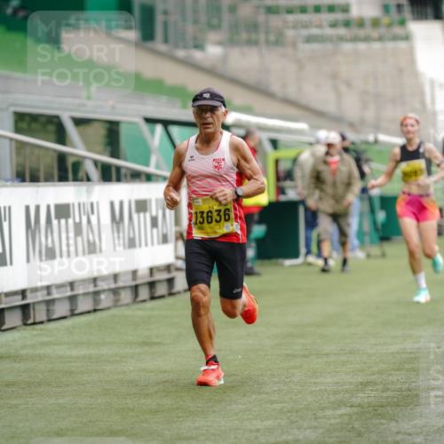 13.09.2026 - 21. swb-Marathon Bremen Michael Burmester http://msf.ph/oto/10430048 13.09.2026 10:21:18 Laufen im Stadion 10244, 10261, 10262, 10818, 10961, 10994, 11067, 11068, 11083, 11142, 11176, 11197, 11418, 11512, 11619, 11738, 11854, 11916, 11964, 12289, 12324, 12358, 12413, 12456, 12513, 12520, 12540, 13505, 13514, 13535, 13540, 13548, 13551, 13558, 13560, 13568, 13575, 13583, 13588, 13590, 13601, 13605, 13606, 13608, 13610, 13619, 13633, 13636, 13637, 12457, 12458, 13504, 13510, 13517, 13522, 13533, 13536, 13542, 13543, 13554, 13561, 13564, 13579, 13623 meine-sportfotos.de