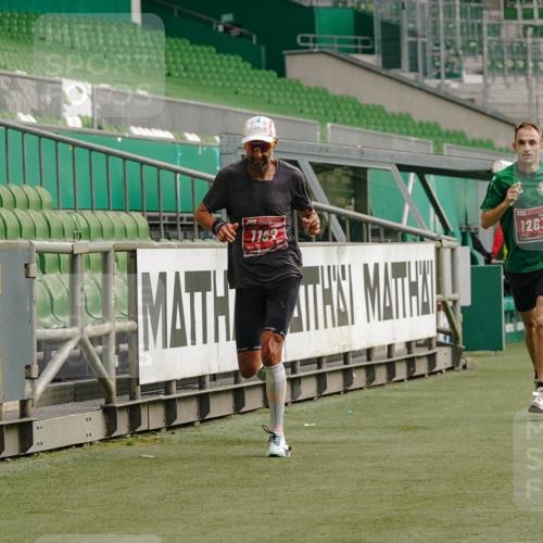 13.09.2026 - 21. swb-Marathon Bremen Michael Burmester http://msf.ph/oto/10430057 13.09.2026 12:16:26 Laufen im Stadion 1028, 1190, 1192, 1263, 1670, 1766, 1997, 317, 443, 796, 1149 meine-sportfotos.de