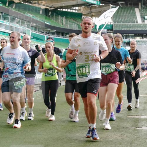 13.09.2026 - 21. swb-Marathon Bremen Michael Burmester http://msf.ph/oto/10430067 13.09.2026 13:27:35 Laufen im Stadion 111, 186, 202, 357, 364, 390, 478, 597, 726, 829, 833, 888, 925, 1077, 1220, 1412, 1473, 1496, 1608, 1700, 1769, 1958, 1961, 1984, 2236, 2273, 2309, 2388, 2404, 2428, 2502, 2507, 2508, 2542, 2558, 2576, 2582, 2592, 2725, 2748, 2817, 2875, 2876, 2923, 2965, 3045, 3047, 3050, 3073, 3084, 3184, 3219, 3359, 3540, 3589, 3592, 3629, 3756, 3826, 3885, 3907, 3978, 4238, 4457, 4660 meine-sportfotos.de