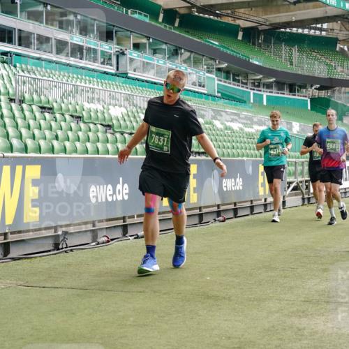 13.09.2026 - 21. swb-Marathon Bremen Michael Burmester http://msf.ph/oto/10430145 13.09.2026 13:03:43 Laufen im Stadion 209, 210, 488, 534, 596, 725, 762, 881, 936, 940, 1014, 1343, 1458, 1460, 1479, 1611, 1649, 1653, 1771, 2223, 2276, 2364, 2369, 2421, 2434, 2513, 2625, 2668, 2779, 2851, 2872, 2891, 2900, 2934, 2977, 3028, 3114, 3135, 3258, 3360, 3402, 3425, 3454, 3460, 3496, 3510, 3521, 3576, 3579, 3585, 3597, 3603, 3618, 3721, 3796, 3846, 3852, 3859, 3893, 3909, 3938, 3970, 3983, 4000, 4077, 4133, 4506, 4558, 242 meine-sportfotos.de