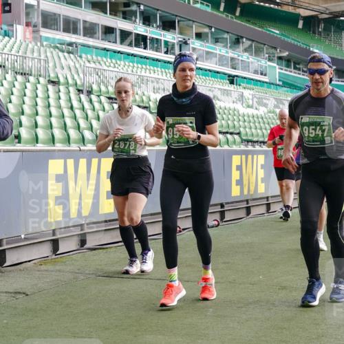 13.09.2026 - 21. swb-Marathon Bremen Michael Burmester http://msf.ph/oto/10430146 13.09.2026 13:27:39 Laufen im Stadion 111, 186, 202, 357, 364, 390, 478, 597, 726, 829, 833, 888, 925, 1077, 1220, 1412, 1473, 1496, 1608, 1700, 1769, 1958, 1961, 1984, 2236, 2273, 2309, 2388, 2404, 2428, 2502, 2507, 2542, 2574, 2576, 2582, 2592, 2725, 2748, 2817, 2875, 2876, 2923, 2965, 3045, 3047, 3050, 3061, 3073, 3084, 3184, 3219, 3359, 3540, 3589, 3592, 3629, 3756, 3826, 3885, 3907, 3978, 4108, 4238, 4457, 4660 meine-sportfotos.de