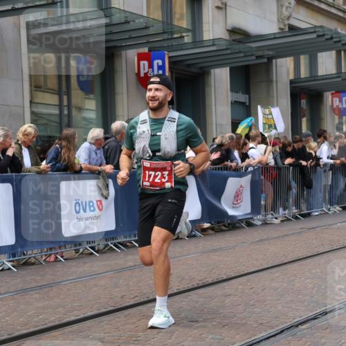 13.09.2026 - 21. swb-Marathon Bremen Strokosch-Dieckow http://msf.ph/oto/10430168 13.09.2026 13:10:09 Ziel 604, 640, 1181, 1277, 1554, 2605, 3959, 4727, 5152, 5532, 5620, 6267, 7881, 8033, 8064, 8709, 538, 567, 623, 957, 1723, 1975, 2020, 4781, 5627, 8835, 9277, 9804, 9817 meine-sportfotos.de