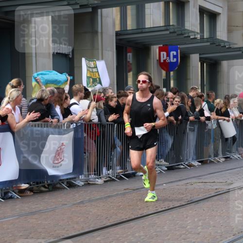13.09.2026 - 21. swb-Marathon Bremen Strokosch-Dieckow http://msf.ph/oto/10430191 13.09.2026 13:10:10 Ziel 604, 640, 1181, 1277, 1554, 2605, 3959, 4727, 5152, 5532, 5620, 5648, 6267, 7881, 8033, 8064, 8709, 538, 567, 623, 957, 1723, 1975, 2020, 4781, 5627, 8835, 9277, 9817 meine-sportfotos.de