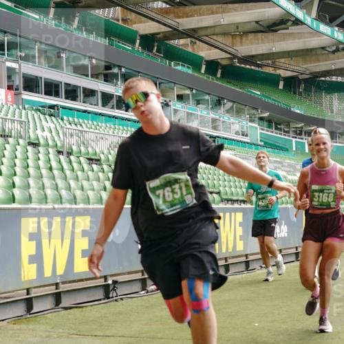 13.09.2026 - 21. swb-Marathon Bremen Michael Burmester http://msf.ph/oto/10430204 13.09.2026 13:03:45 Laufen im Stadion 209, 210, 488, 534, 565, 596, 725, 762, 881, 936, 940, 1014, 1343, 1373, 1458, 1460, 1479, 1611, 1649, 1653, 1771, 2223, 2276, 2364, 2369, 2421, 2434, 2513, 2625, 2668, 2779, 2851, 2872, 2891, 2900, 2934, 2977, 3028, 3114, 3135, 3217, 3258, 3360, 3402, 3419, 3425, 3454, 3460, 3496, 3510, 3521, 3576, 3579, 3585, 3597, 3603, 3618, 3721, 3796, 3846, 3852, 3859, 3893, 3909, 3938, 3970, 3983, 4000, 4077, 4133, 4506, 4558, 242 meine-sportfotos.de