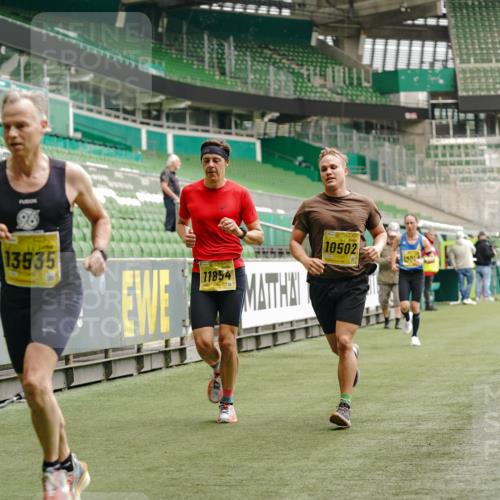 13.09.2026 - 21. swb-Marathon Bremen Michael Burmester http://msf.ph/oto/10430225 13.09.2026 10:21:29 Laufen im Stadion 10244, 10261, 10262, 10818, 10961, 10994, 11067, 11068, 11083, 11142, 11176, 11418, 11512, 11619, 11738, 11854, 11916, 11944, 11964, 12289, 12324, 12358, 12413, 12456, 12513, 12520, 12540, 13505, 13514, 13535, 13540, 13548, 13551, 13558, 13559, 13568, 13575, 13583, 13587, 13588, 13590, 13601, 13605, 13606, 13608, 13610, 13619, 13633, 13636, 13637, 12457, 12458, 13504, 13510, 13522, 13533, 13534, 13536, 13542, 13543, 13554, 13561, 13564, 13579, 13623 meine-sportfotos.de