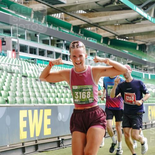 13.09.2026 - 21. swb-Marathon Bremen Michael Burmester http://msf.ph/oto/10430295 13.09.2026 13:03:46 Laufen im Stadion 209, 210, 488, 534, 565, 596, 725, 762, 881, 936, 940, 1014, 1343, 1373, 1458, 1460, 1479, 1611, 1649, 1653, 1771, 2223, 2276, 2364, 2369, 2421, 2434, 2513, 2625, 2668, 2779, 2851, 2872, 2891, 2900, 2934, 2977, 3028, 3114, 3135, 3217, 3258, 3360, 3402, 3419, 3425, 3454, 3460, 3496, 3510, 3521, 3576, 3579, 3585, 3597, 3603, 3618, 3721, 3796, 3846, 3852, 3859, 3893, 3909, 3938, 3970, 3983, 4077, 4133, 4506, 4558, 242 meine-sportfotos.de