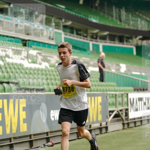 13.09.2026 - 21. swb-Marathon Bremen Michael Burmester http://msf.ph/oto/10430340 13.09.2026 10:21:35 Laufen im Stadion 10244, 10261, 10262, 10302, 10818, 10926, 10961, 10994, 11067, 11068, 11083, 11142, 11176, 11454, 11512, 11619, 11738, 11854, 11916, 11944, 11964, 12289, 12324, 12413, 12456, 12513, 12520, 12538, 12540, 13505, 13514, 13535, 13539, 13540, 13548, 13551, 13558, 13559, 13568, 13575, 13583, 13587, 13588, 13590, 13605, 13606, 13608, 13619, 13633, 13636, 13637, 12457, 12458, 13504, 13510, 13522, 13533, 13534, 13536, 13543, 13554, 13561, 13564, 13579 meine-sportfotos.de