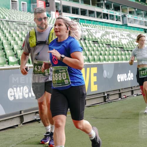 13.09.2026 - 21. swb-Marathon Bremen Michael Burmester http://msf.ph/oto/10430343 13.09.2026 13:27:48 Laufen im Stadion 111, 186, 357, 364, 390, 478, 597, 726, 829, 833, 888, 925, 1077, 1220, 1298, 1325, 1412, 1496, 1608, 1700, 1741, 1769, 1958, 1961, 1984, 2236, 2273, 2309, 2388, 2404, 2428, 2472, 2502, 2507, 2542, 2574, 2576, 2582, 2725, 2743, 2748, 2817, 2875, 2876, 2923, 2965, 3045, 3050, 3061, 3073, 3084, 3154, 3184, 3219, 3540, 3589, 3592, 3629, 3694, 3756, 3826, 3853, 3885, 3907, 3978, 4108, 4238, 4457, 4660 meine-sportfotos.de