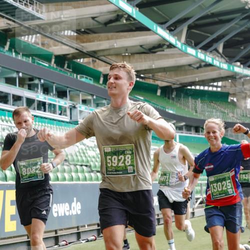 13.09.2026 - 21. swb-Marathon Bremen Michael Burmester http://msf.ph/oto/10430377 13.09.2026 13:03:47 Laufen im Stadion 209, 210, 488, 534, 565, 596, 725, 762, 881, 936, 940, 1014, 1343, 1373, 1458, 1460, 1479, 1611, 1649, 1653, 1771, 2223, 2276, 2364, 2369, 2421, 2434, 2513, 2625, 2668, 2779, 2851, 2872, 2891, 2900, 2934, 2957, 2977, 3028, 3114, 3135, 3217, 3258, 3360, 3402, 3419, 3425, 3454, 3460, 3496, 3510, 3521, 3576, 3579, 3585, 3597, 3603, 3618, 3721, 3796, 3846, 3852, 3859, 3893, 3909, 3938, 3970, 3983, 4077, 4133, 4506, 4558, 242 meine-sportfotos.de
