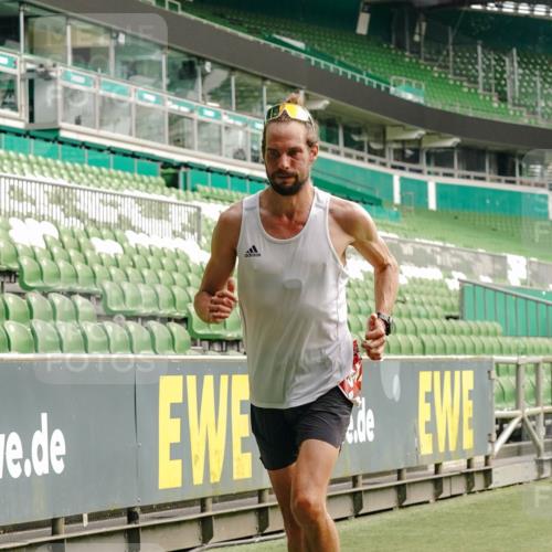 13.09.2026 - 21. swb-Marathon Bremen Michael Burmester http://msf.ph/oto/10430381 13.09.2026 12:21:25 Laufen im Stadion 634, 642, 1957, 513, 917, 1154, 1190, 1238 meine-sportfotos.de