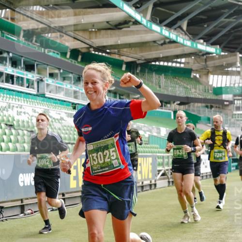 13.09.2026 - 21. swb-Marathon Bremen Michael Burmester http://msf.ph/oto/10430413 13.09.2026 13:03:48 Laufen im Stadion 209, 210, 488, 534, 565, 596, 725, 762, 881, 936, 940, 1014, 1343, 1373, 1458, 1460, 1479, 1611, 1649, 1653, 1771, 2223, 2276, 2364, 2369, 2421, 2434, 2513, 2625, 2668, 2779, 2851, 2872, 2891, 2900, 2934, 2957, 2977, 3028, 3114, 3135, 3217, 3258, 3360, 3402, 3419, 3425, 3454, 3460, 3496, 3510, 3521, 3576, 3579, 3585, 3597, 3603, 3618, 3721, 3796, 3846, 3852, 3859, 3893, 3909, 3938, 3970, 3983, 4077, 4133, 4506, 4558, 242 meine-sportfotos.de