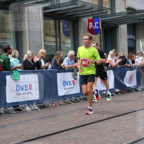 13.09.2026 - 21. swb-Marathon Bremen Strokosch-Dieckow http://msf.ph/oto/10430417 13.09.2026 13:10:23 Ziel 384, 640, 1181, 1385, 1498, 1554, 2347, 2605, 4023, 4727, 5066, 5152, 5155, 5168, 5314, 5387, 5620, 5648, 6267, 7115, 7136, 7881, 9659, 13248, 604, 623, 640, 957, 1277, 3959, 5532, 8033, 8064, 8709, 9817 meine-sportfotos.de