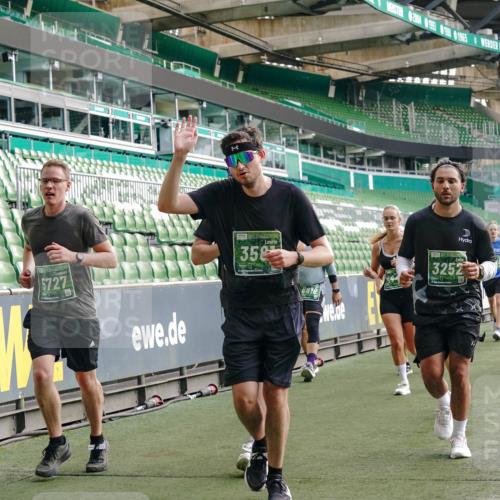 13.09.2026 - 21. swb-Marathon Bremen Michael Burmester http://msf.ph/oto/10430432 13.09.2026 13:27:54 Laufen im Stadion 111, 186, 220, 357, 364, 390, 478, 597, 726, 829, 833, 888, 925, 1077, 1079, 1220, 1298, 1325, 1412, 1496, 1608, 1700, 1741, 1769, 1958, 1961, 1984, 2236, 2273, 2309, 2365, 2388, 2404, 2428, 2472, 2502, 2507, 2542, 2574, 2582, 2593, 2725, 2743, 2748, 2875, 2876, 2923, 2965, 3045, 3050, 3061, 3073, 3084, 3154, 3184, 3219, 3540, 3589, 3592, 3694, 3756, 3826, 3853, 3885, 3907, 3978, 4108, 4238, 4457, 4660 meine-sportfotos.de