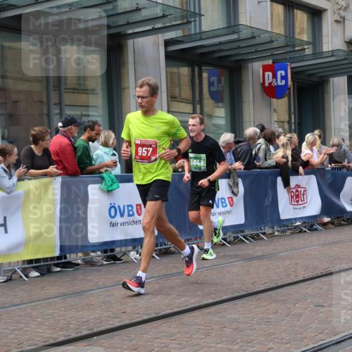 13.09.2026 - 21. swb-Marathon Bremen Strokosch-Dieckow http://msf.ph/oto/10430439 13.09.2026 13:10:23 Ziel 384, 640, 1181, 1385, 1498, 1554, 2347, 2605, 4023, 4727, 5066, 5152, 5155, 5168, 5314, 5387, 5620, 5648, 6267, 7115, 7136, 7881, 9659, 13248, 604, 623, 640, 957, 1277, 3959, 5532, 8033, 8064, 8709, 9817 meine-sportfotos.de