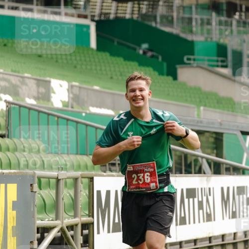 13.09.2026 - 21. swb-Marathon Bremen Michael Burmester http://msf.ph/oto/10430443 13.09.2026 12:22:18 Laufen im Stadion 129, 236, 642, 1957, 1238 meine-sportfotos.de