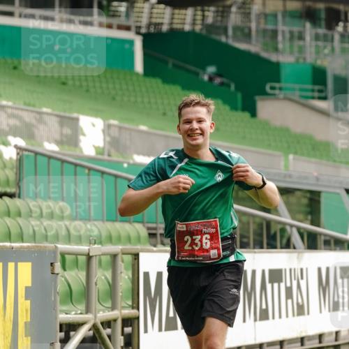 13.09.2026 - 21. swb-Marathon Bremen Michael Burmester http://msf.ph/oto/10430452 13.09.2026 12:22:19 Laufen im Stadion 129, 236, 642, 1957, 1238 meine-sportfotos.de
