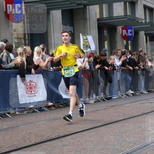 13.09.2026 - 21. swb-Marathon Bremen Strokosch-Dieckow http://msf.ph/oto/10430461 13.09.2026 13:10:24 Ziel 384, 1181, 1385, 1498, 1554, 2347, 2605, 4023, 4727, 5066, 5152, 5155, 5168, 5314, 5387, 5620, 5648, 6267, 7115, 7136, 7881, 9659, 13248, 604, 623, 640, 957, 1277, 3959, 5532, 8033, 8064, 8709 meine-sportfotos.de