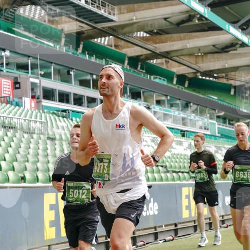 13.09.2026 - 21. swb-Marathon Bremen Michael Burmester http://msf.ph/oto/10430476 13.09.2026 13:03:49 Laufen im Stadion 209, 210, 488, 534, 565, 596, 725, 762, 881, 936, 940, 1014, 1343, 1373, 1458, 1460, 1479, 1611, 1649, 1653, 1771, 2223, 2276, 2364, 2369, 2421, 2434, 2452, 2513, 2625, 2668, 2779, 2851, 2872, 2891, 2900, 2910, 2934, 2957, 2977, 3028, 3114, 3135, 3217, 3258, 3360, 3402, 3419, 3425, 3454, 3460, 3496, 3510, 3521, 3576, 3579, 3585, 3597, 3603, 3618, 3721, 3796, 3846, 3852, 3859, 3893, 3909, 3938, 3970, 3983, 4077, 4133, 4506, 4558, 242 meine-sportfotos.de