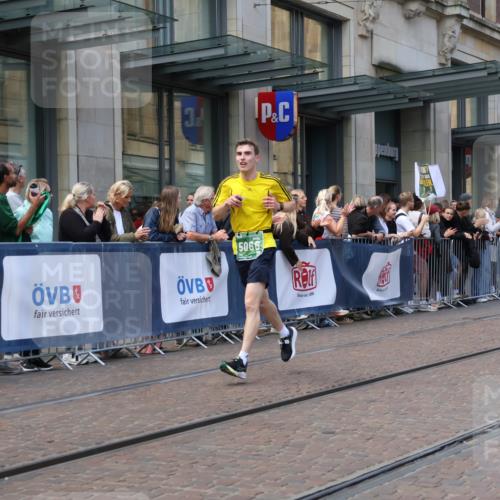 13.09.2026 - 21. swb-Marathon Bremen Strokosch-Dieckow http://msf.ph/oto/10430481 13.09.2026 13:10:25 Ziel 384, 1181, 1385, 1498, 1554, 2347, 2605, 4023, 4727, 5066, 5152, 5155, 5168, 5314, 5387, 5620, 5648, 6267, 7115, 7136, 7881, 9659, 13248, 604, 640, 957, 1277, 3959, 5532, 8033, 8064, 8709 meine-sportfotos.de