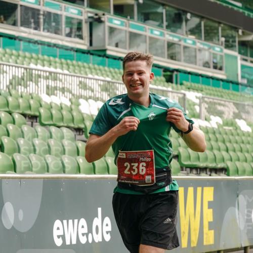 13.09.2026 - 21. swb-Marathon Bremen Michael Burmester http://msf.ph/oto/10430500 13.09.2026 12:22:22 Laufen im Stadion 129, 236, 642, 1957, 1238 meine-sportfotos.de