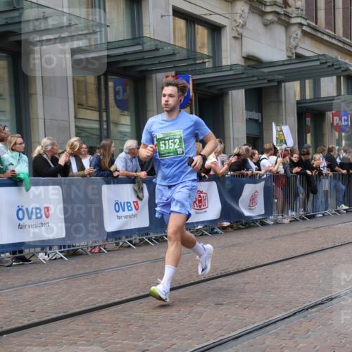 13.09.2026 - 21. swb-Marathon Bremen Strokosch-Dieckow http://msf.ph/oto/10430522 13.09.2026 13:10:26 Ziel 384, 1181, 1385, 1498, 1554, 2347, 2605, 4023, 4475, 4727, 5066, 5152, 5155, 5168, 5314, 5387, 5620, 5648, 6267, 7115, 7136, 7881, 9659, 13248, 604, 640, 957, 1277, 3959, 5532, 7881, 8033, 8064, 8709 meine-sportfotos.de