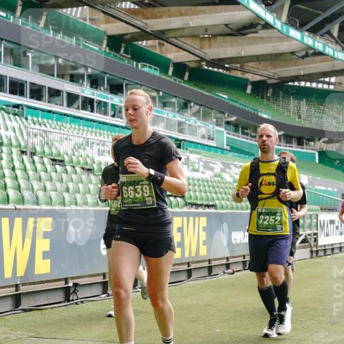 13.09.2026 - 21. swb-Marathon Bremen Michael Burmester http://msf.ph/oto/10430525 13.09.2026 13:03:50 Laufen im Stadion 209, 210, 488, 534, 565, 596, 725, 762, 881, 936, 940, 1014, 1343, 1373, 1456, 1458, 1460, 1479, 1611, 1649, 1653, 1771, 2223, 2276, 2364, 2369, 2421, 2430, 2434, 2452, 2513, 2625, 2779, 2851, 2872, 2891, 2900, 2910, 2934, 2957, 2977, 3028, 3114, 3135, 3217, 3258, 3360, 3402, 3419, 3425, 3454, 3460, 3496, 3510, 3521, 3576, 3579, 3585, 3597, 3618, 3796, 3846, 3852, 3859, 3893, 3909, 3938, 3970, 3983, 4077, 4133, 4506, 4558, 242 meine-sportfotos.de