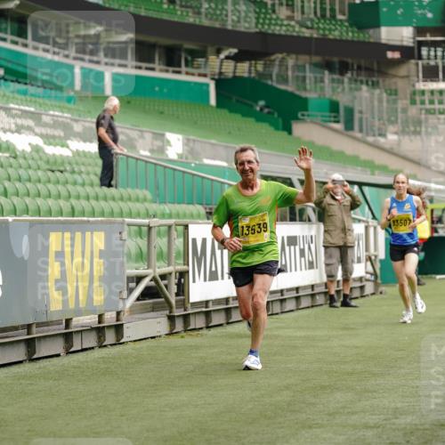 13.09.2026 - 21. swb-Marathon Bremen Michael Burmester http://msf.ph/oto/10430533 13.09.2026 10:21:49 Laufen im Stadion 10244, 10261, 10262, 10302, 10818, 10926, 10961, 11067, 11068, 11083, 11142, 11176, 11338, 11454, 11619, 11738, 11854, 11916, 11944, 11964, 12003, 12289, 12324, 12456, 12513, 12520, 12538, 12540, 13507, 13514, 13535, 13539, 13548, 13551, 13553, 13559, 13568, 13575, 13583, 13584, 13587, 13590, 13606, 13608, 13619, 13636, 13637, 11481, 11652, 12457, 12458, 13504, 13522, 13533, 13534, 13536, 13543, 13554, 13561, 13564 meine-sportfotos.de