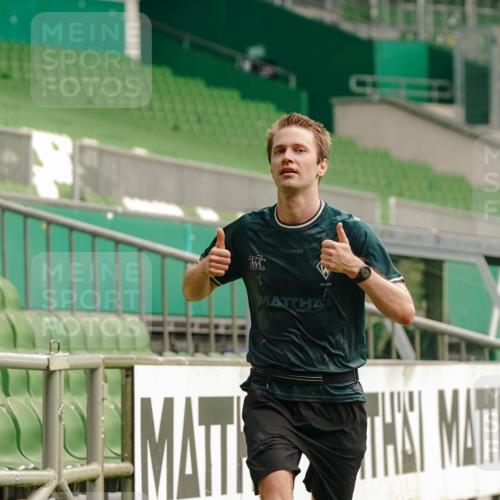 13.09.2026 - 21. swb-Marathon Bremen Michael Burmester http://msf.ph/oto/10430539 13.09.2026 12:23:14 Laufen im Stadion 129, 236, 289, 798, 1483, 1490, 1567, 634, 1238 meine-sportfotos.de
