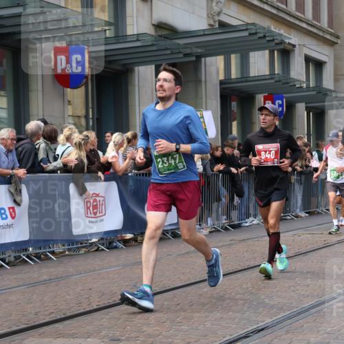 13.09.2026 - 21. swb-Marathon Bremen Strokosch-Dieckow http://msf.ph/oto/10430551 13.09.2026 13:10:30 Ziel 384, 1181, 1385, 1498, 1554, 2021, 2347, 2759, 4023, 4475, 4571, 4727, 5066, 5079, 5152, 5155, 5168, 5314, 5387, 5648, 7115, 7136, 9622, 9659, 13248, 604, 640, 957, 1277, 2605, 3959, 5532, 5620, 6267, 7881, 8033, 8064, 8709 meine-sportfotos.de
