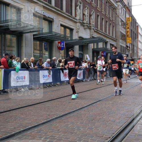 13.09.2026 - 21. swb-Marathon Bremen Strokosch-Dieckow http://msf.ph/oto/10430569 13.09.2026 13:10:31 Ziel 384, 1181, 1385, 1498, 1554, 2021, 2347, 2759, 4023, 4475, 4571, 4727, 5066, 5079, 5152, 5155, 5168, 5314, 5387, 5648, 6657, 7115, 7136, 9622, 9659, 13248, 604, 640, 957, 1277, 2605, 3959, 5532, 5620, 6267, 7881, 8033, 8064, 8709 meine-sportfotos.de