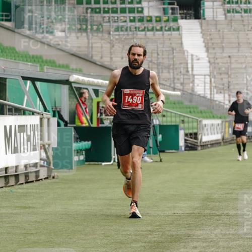 13.09.2026 - 21. swb-Marathon Bremen Michael Burmester http://msf.ph/oto/10430604 13.09.2026 12:23:30 Laufen im Stadion 129, 149, 236, 289, 798, 1483, 1490, 1567, 634 meine-sportfotos.de