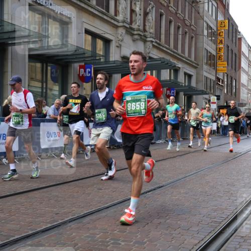 13.09.2026 - 21. swb-Marathon Bremen Strokosch-Dieckow http://msf.ph/oto/10430635 13.09.2026 13:10:34 Ziel 335, 384, 697, 1385, 1498, 2021, 2347, 2759, 4023, 4475, 4571, 5066, 5079, 5152, 5155, 5168, 5314, 5387, 5648, 6471, 6657, 7115, 7136, 8183, 9622, 9659, 13248, 604, 640, 1181, 1277, 1554, 2605, 3959, 4727, 5152, 5532, 5620, 6267, 7881, 8033, 8064, 8709 meine-sportfotos.de