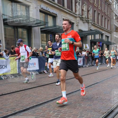 13.09.2026 - 21. swb-Marathon Bremen Strokosch-Dieckow http://msf.ph/oto/10430644 13.09.2026 13:10:34 Ziel 335, 384, 697, 1385, 1498, 2021, 2347, 2759, 4023, 4475, 4571, 5066, 5079, 5152, 5155, 5168, 5314, 5387, 5648, 6471, 6657, 7115, 7136, 8183, 9622, 9659, 13248, 604, 640, 1181, 1277, 1554, 2605, 3959, 4727, 5152, 5532, 5620, 6267, 7881, 8033, 8064, 8709 meine-sportfotos.de