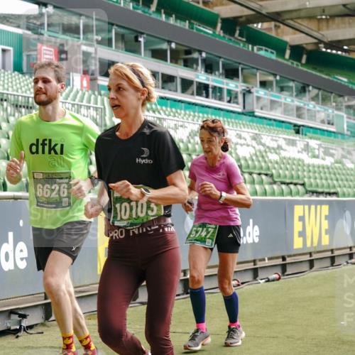 13.09.2026 - 21. swb-Marathon Bremen Michael Burmester http://msf.ph/oto/10430658 13.09.2026 13:03:54 Laufen im Stadion 209, 210, 488, 534, 565, 596, 725, 762, 881, 940, 1014, 1343, 1373, 1456, 1458, 1460, 1479, 1611, 1649, 1653, 1771, 2223, 2276, 2364, 2369, 2421, 2430, 2434, 2452, 2513, 2625, 2779, 2851, 2872, 2891, 2900, 2910, 2934, 2957, 2977, 3028, 3114, 3135, 3217, 3258, 3360, 3402, 3419, 3425, 3454, 3460, 3496, 3510, 3521, 3576, 3579, 3585, 3597, 3618, 3796, 3846, 3859, 3893, 3909, 3938, 3970, 3983, 4077, 4133, 4558, 242 meine-sportfotos.de